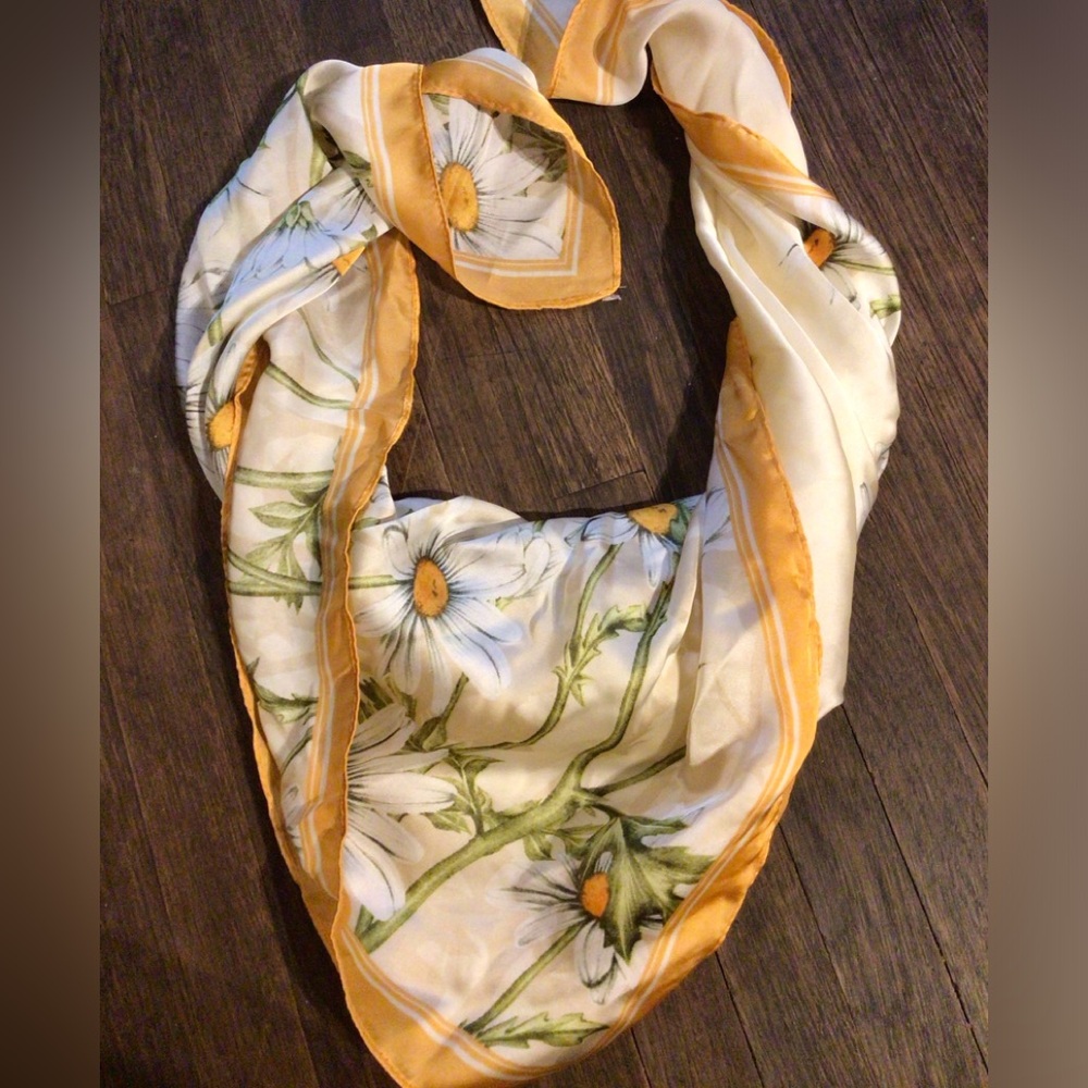 NEW! Boho silky Floral Daisy Print Yellow